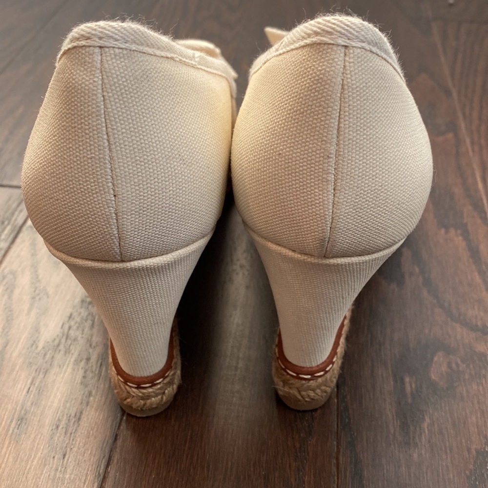 Impeccable Spring Wedges - Picture 6 of 8